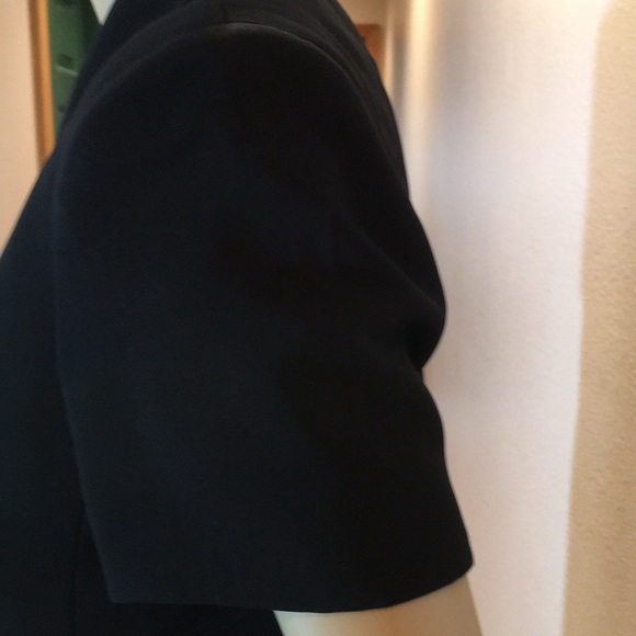 Jones of New York Vintage Short Sleeve Double Breasted Suit in Black in Size 2P - Picture 5 of 14